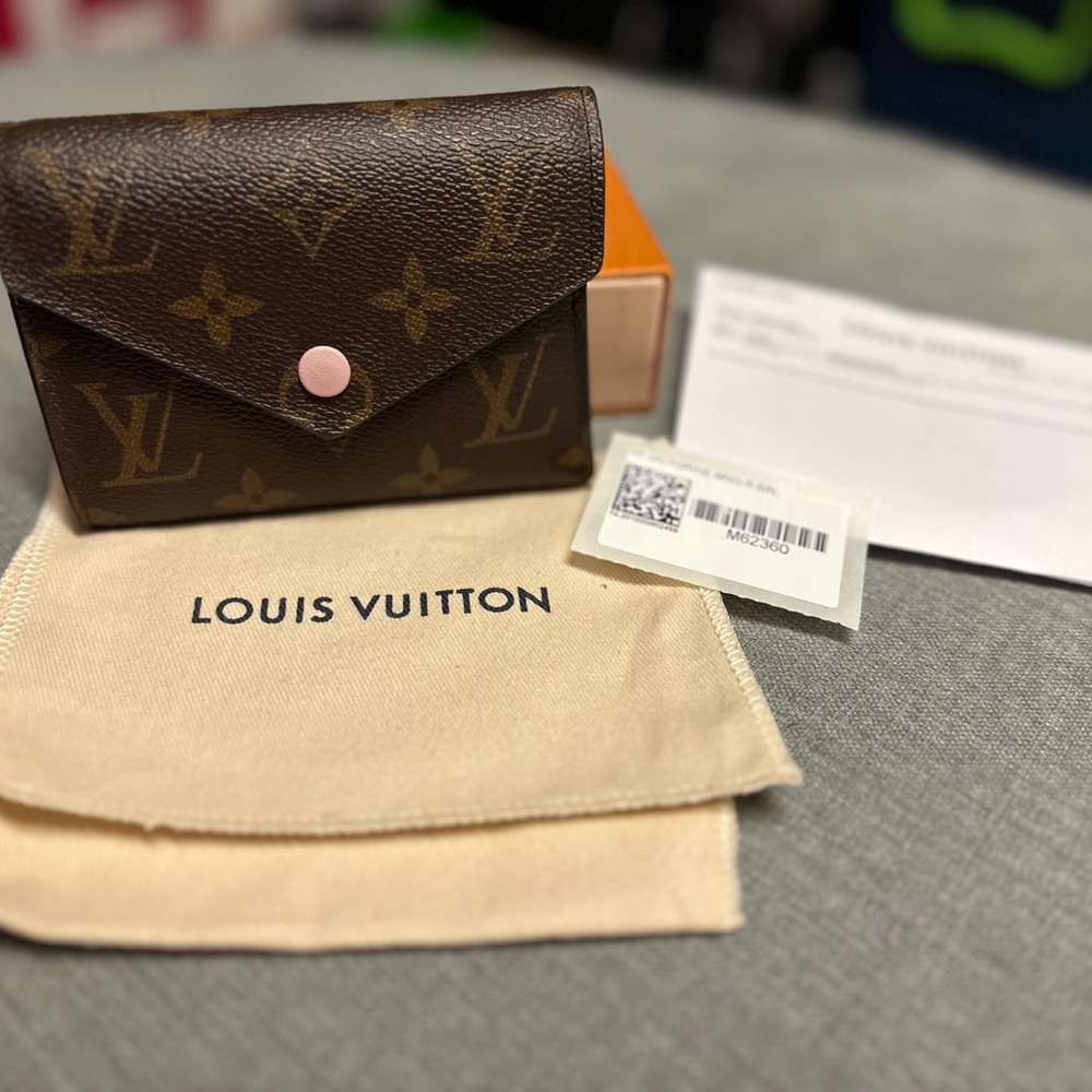 ❤️SOLD❤️Louis Vuitton Victorine Wallet